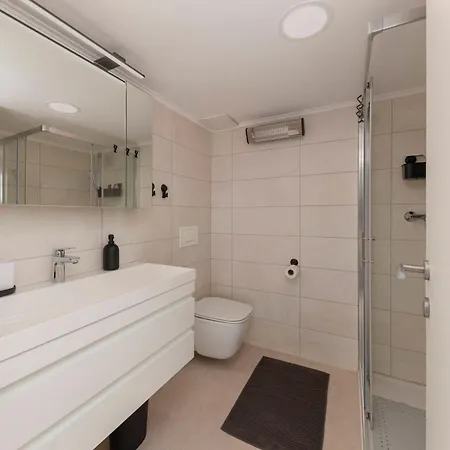 Apartament Kidi *